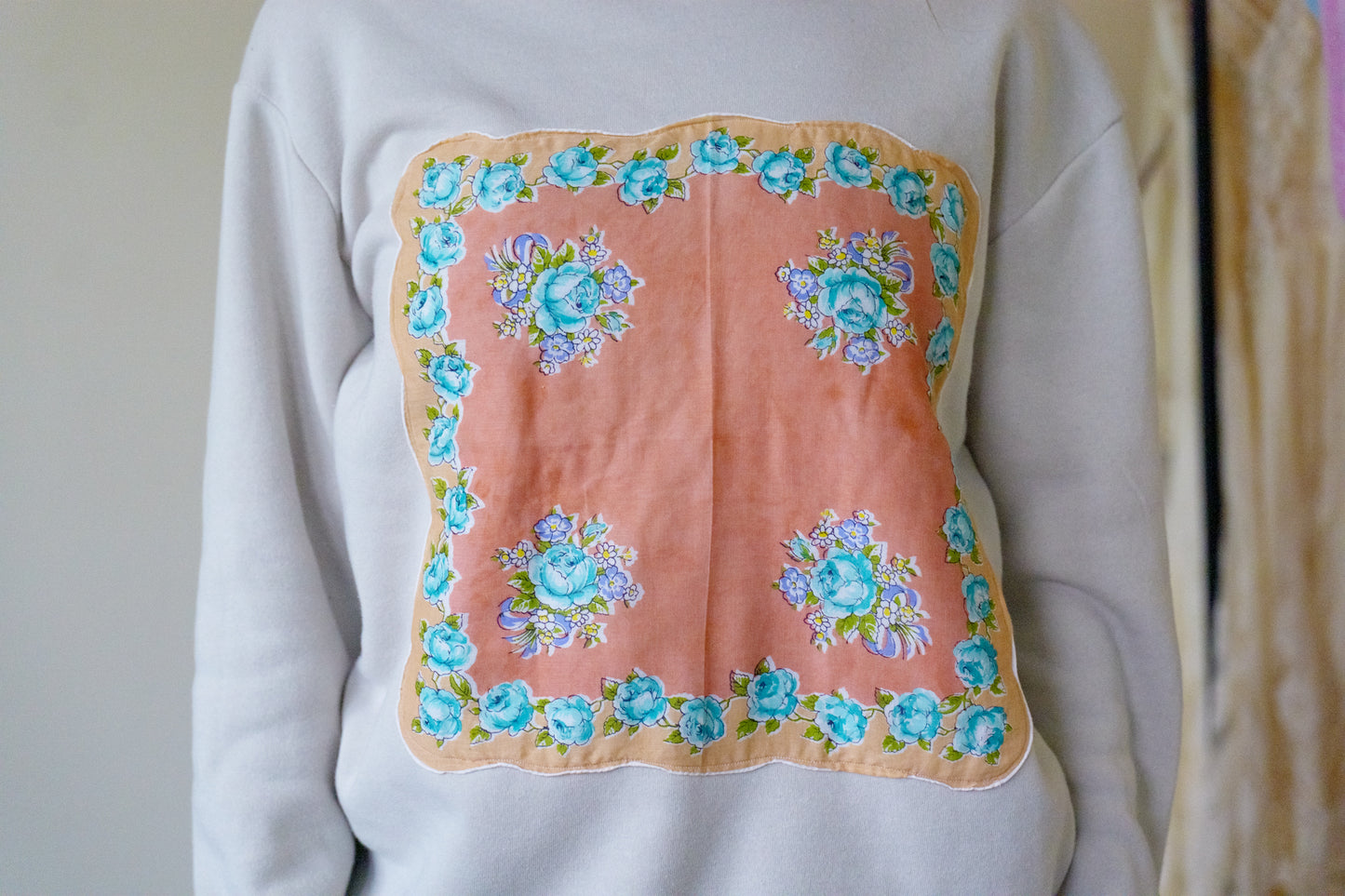 Hankie Sweatshirt